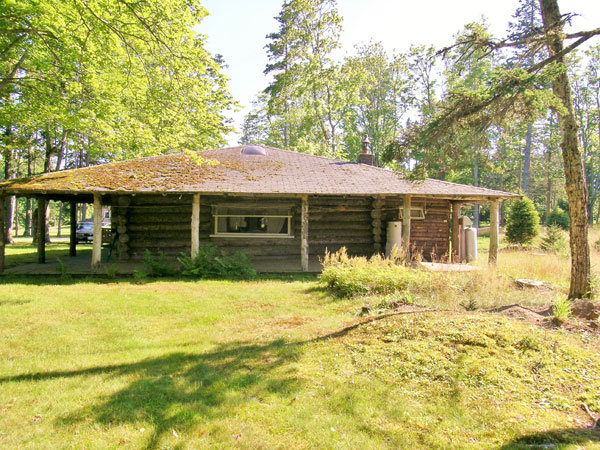 photo of naskeag cabin before restoration